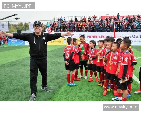 穿13号球衣的足球明星：他们的足坛传奇与无畏拼搏精神